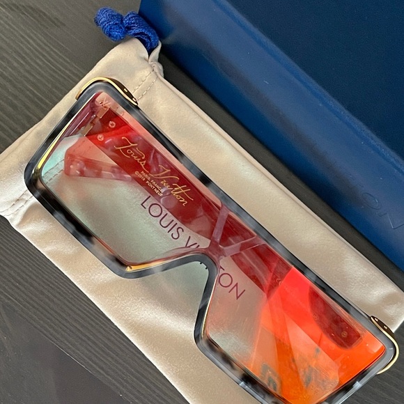 Louis Vuitton Accessories - Louis Vuitton Dayton Sunglasses